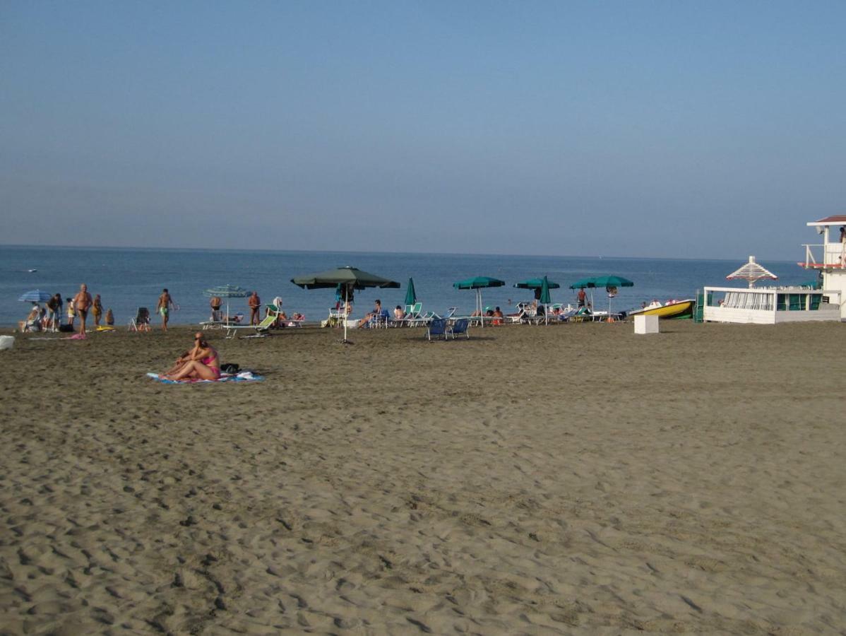 Happy House Mare Di Roma Villa Lido di Ostia Exterior photo